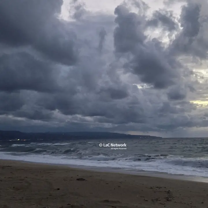 Maltempo in ritirata: la Calabria ritrova il sole tra schiarite e ultimi piovaschi sul Tirreno\n