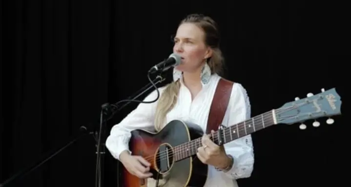 La musicista statunitense\u00A0Caroline Cotter\u00A0in concerto a Polistena l’8 dicembre\n