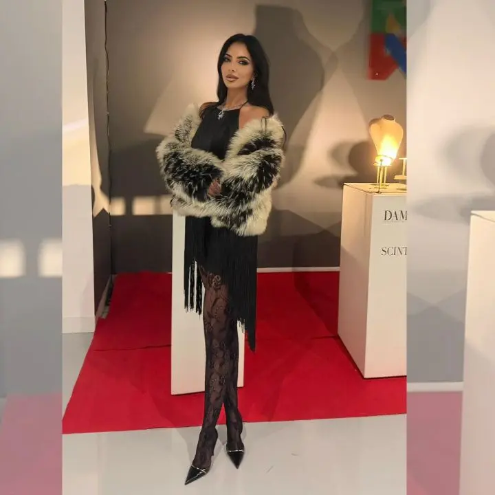 La modella Ortensia Imbrogno indossa Damiani a Cosenza