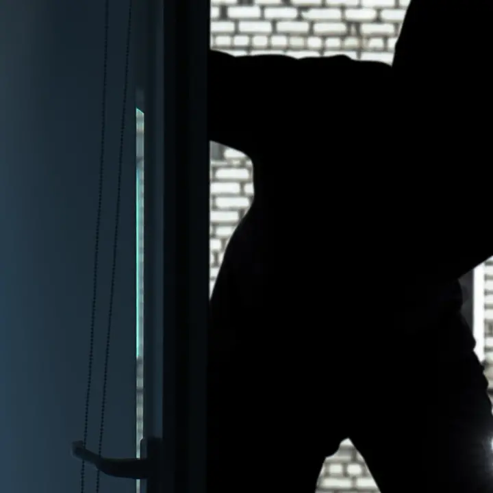 Coppia di Scampia arrestata per furti in appartamenti a\u00A0Taurianova e Vibo:\u00A0rintracciati\u00A0grazie a telecamere e video su TikTok\u00A0\n