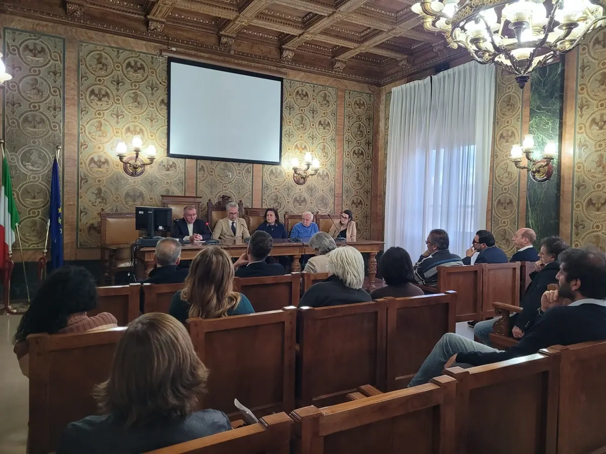 \n\nAlla Camera di commercio di Reggio\u00A0il comparto agrumicolo reggino\n\nfa squadra per difendere il prodotto\n