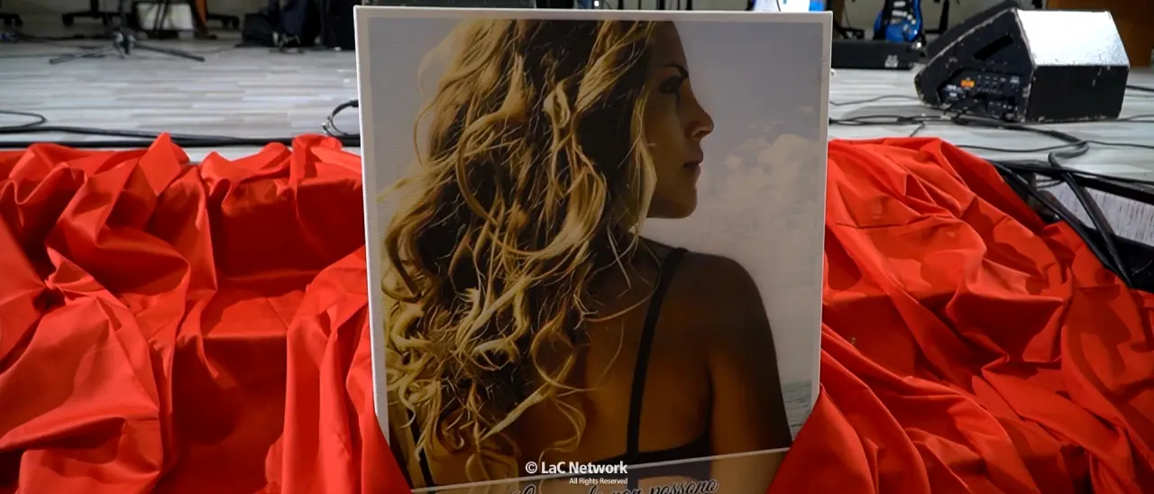 A Scalea “Voci di speranza contro la violenza”: arte, musica e poesia per ricordare Ilaria Sollazzo e tutte le vittime di femminicidio\n