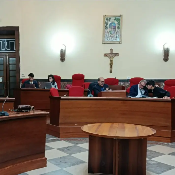 Sanità in crisi, i sindaci vibonesi si preparano all’incontro in Regione: confronto anticipato al 10 dicembre