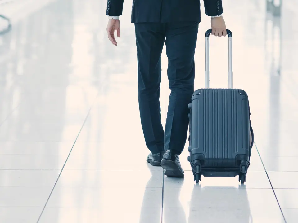 La fuga dei talenti verso il Nord costa alla Calabria 30,5 miliardi di euro: persi 81mila giovani tra il 2011 e il 2024