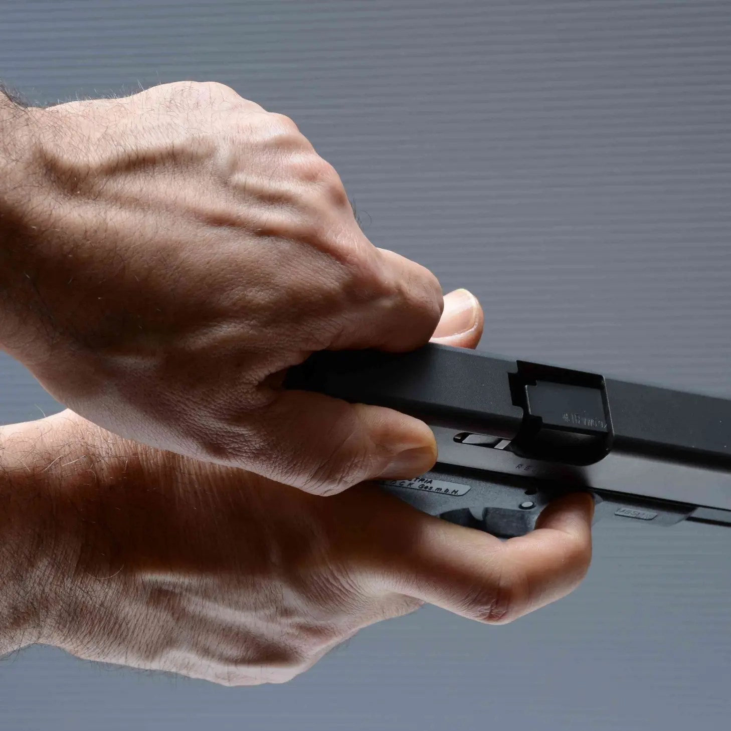 Bagnara, spara un colpo di pistola per sbaglio e ferisce l'amico al volto: arrestato