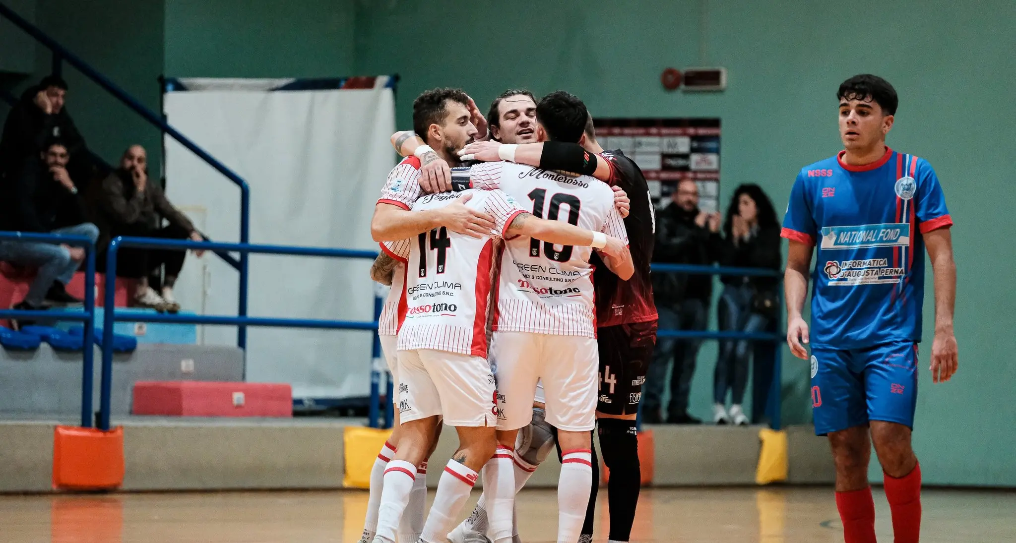 Futsal, vittoria pesante del Soverato: 3-2 al Mascalucia. In A2 oggi\u00A0Acri e Blingink in cerca di ossigeno\n