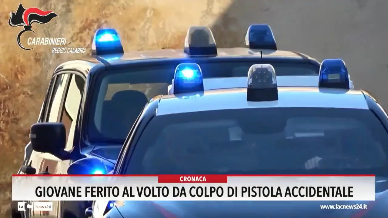 Giovane ferito al volto da colpo di pistola accidentale