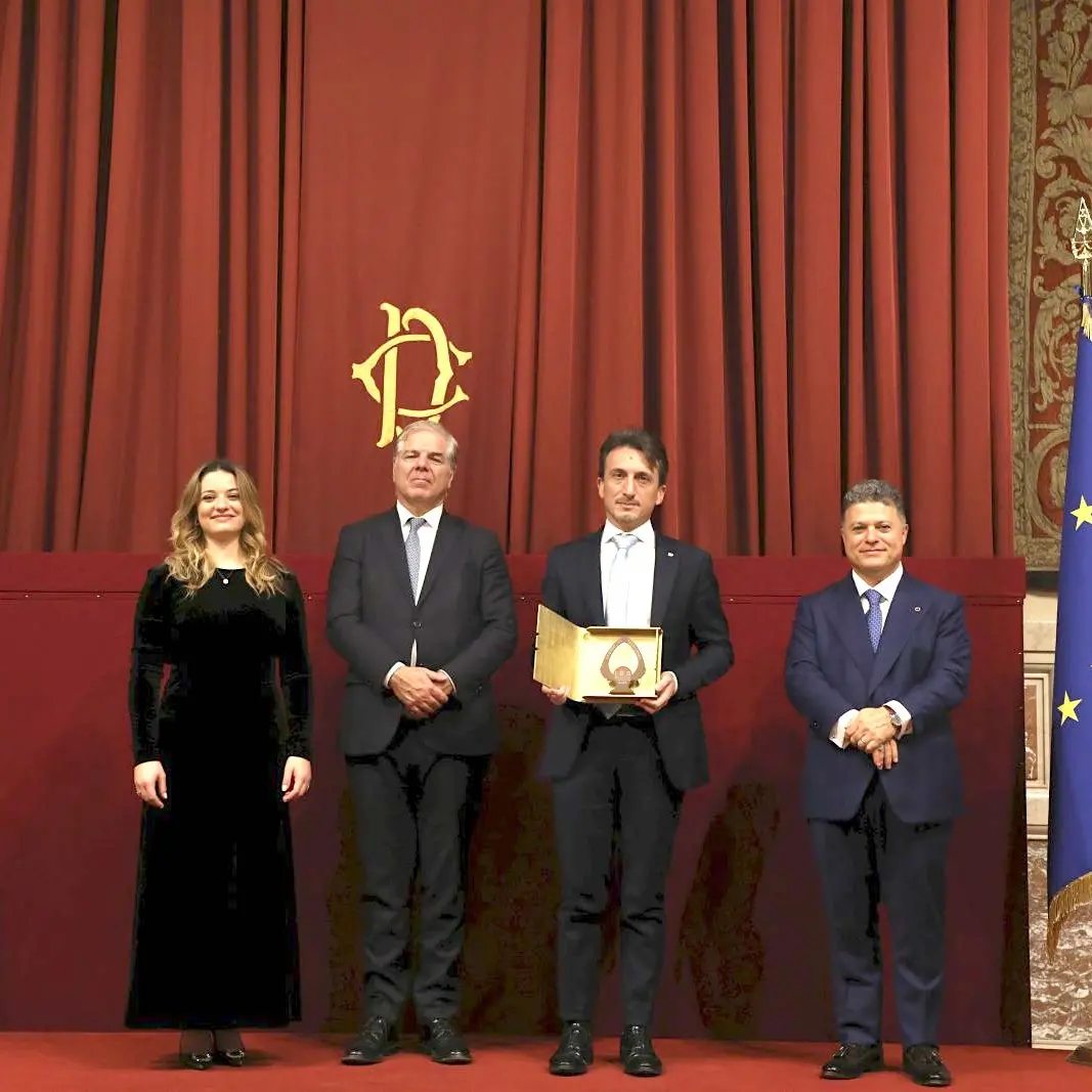 Intelligenza artificiale, il rettore dell’Unical Gianluigi Greco tra le 100 eccellenze italiane «che fanno crescere il Paese»\n