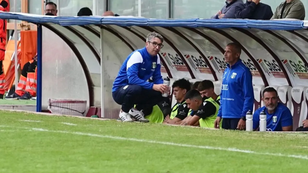 Serie D, la Vigor Lamezia attesa dal test Messina. Mancini: «Tra infortuni, squalifiche e torti arbitrali stiamo pagando tanto»\n