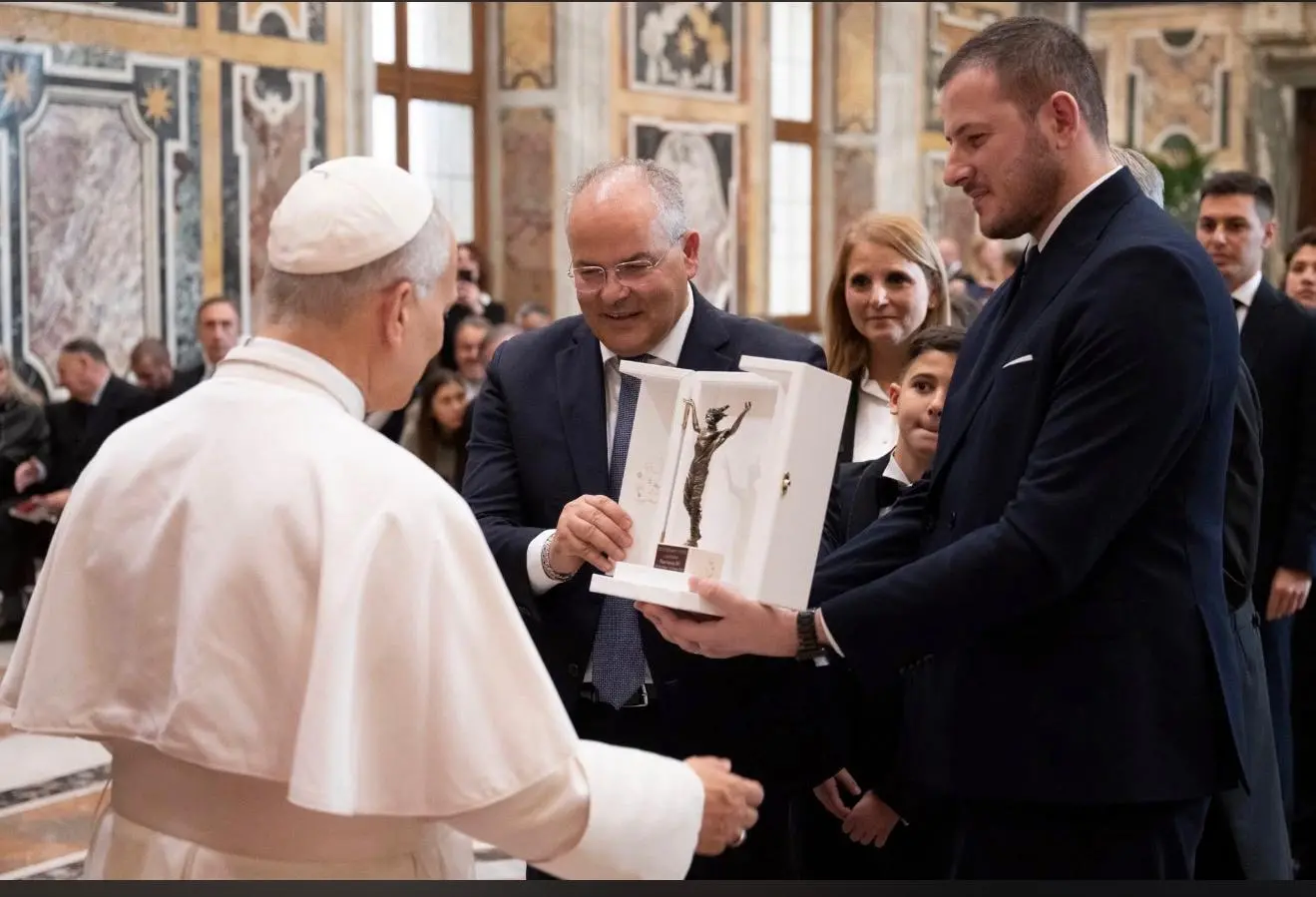 I maestri orafi calabresi Michele e Antonio Affidato sono stati ricevuti da Papa Leone XIV\n