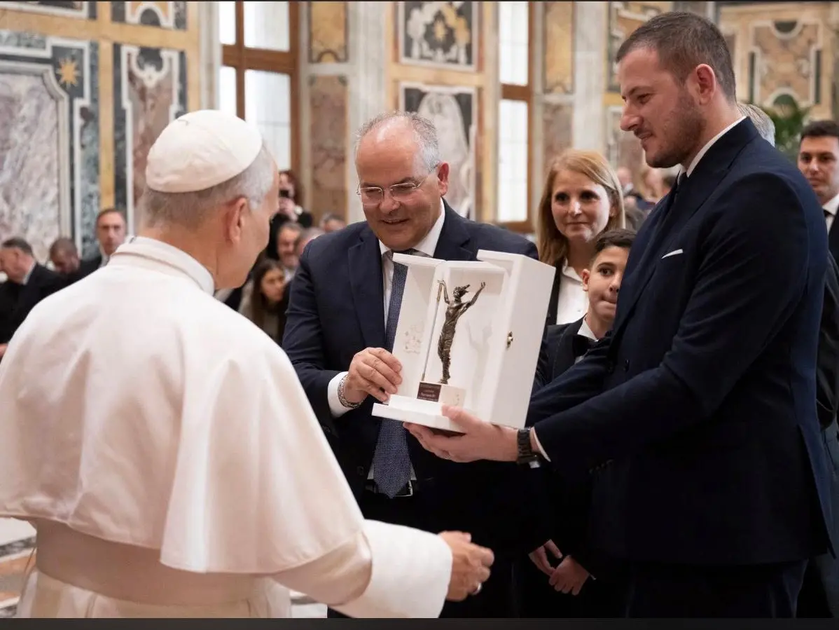 I maestri orafi calabresi Michele e Antonio Affidato sono stati ricevuti da Papa Leone XIV