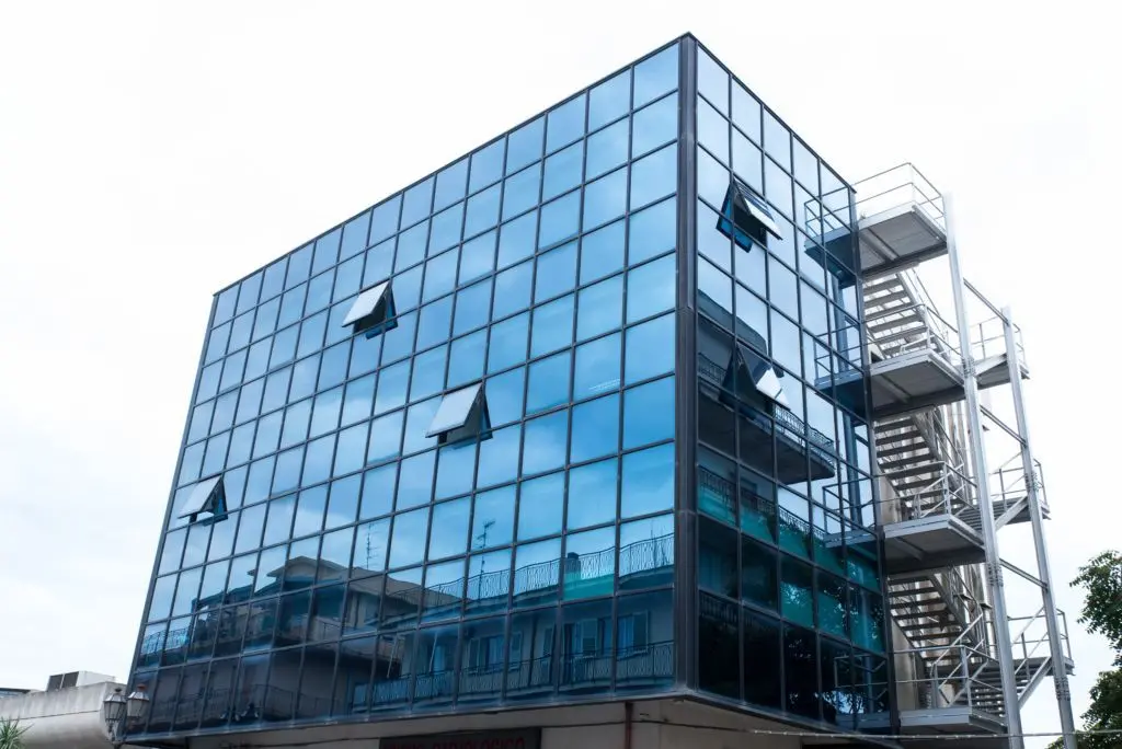 L’Asp di Reggio riassegna i budget per nuove strutture accreditate. Lo studio radiologico di Siderno insorge: «Squilibrio evidente, colpiti i territori più fragili»\n