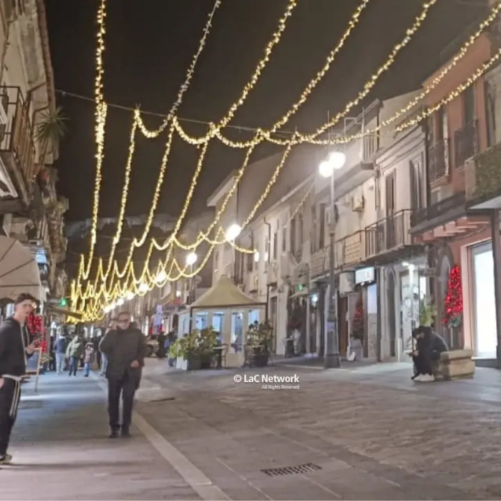 A Vibo un\u00A0Natale a luci spente (nonostante le luminarie), un lettore racconta la città «rassegnata»\n