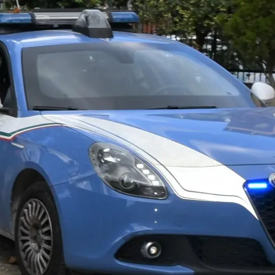 Uccide a martellate la nonna e si dà alla fuga, arrestato 30enne ad Ostia\n