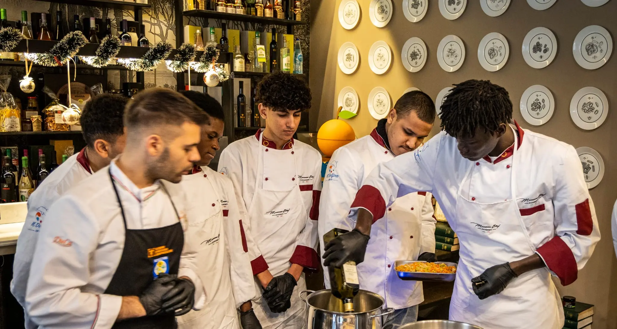 “Cuochi d’altri Mondi” racconta a Cosenza l’integrazione attraverso la cucina\n