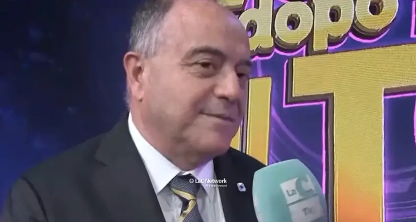 Vengo dopo il Tg,\u00A0l’intervista a\u00A0un inedito Gratteri nel laboratorio calabrese che anticipa la tv nazionale\n