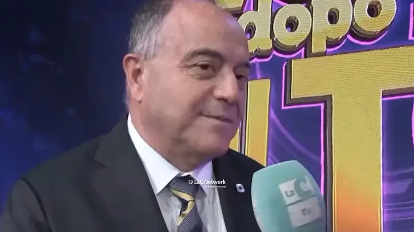 Vengo dopo il Tg,\u00A0l’intervista a\u00A0un inedito Gratteri nel laboratorio calabrese che anticipa la tv nazionale\n