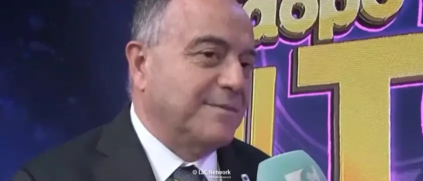 Vengo dopo il Tg,\u00A0l’intervista a\u00A0un inedito Gratteri nel laboratorio calabrese che anticipa la tv nazionale\n