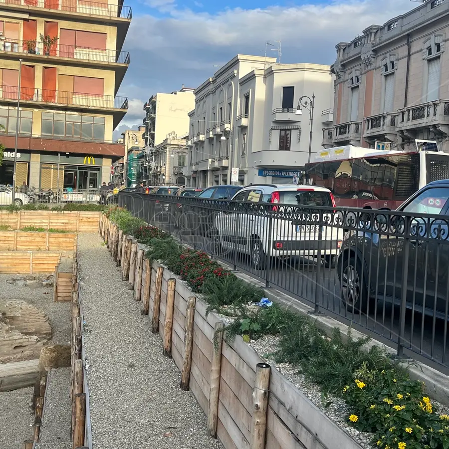 Lavori terminati ma nessuna apertura al pubblico, l'area archeologica di Piazza Garibaldi rimane off limits per turisti e reggini\n