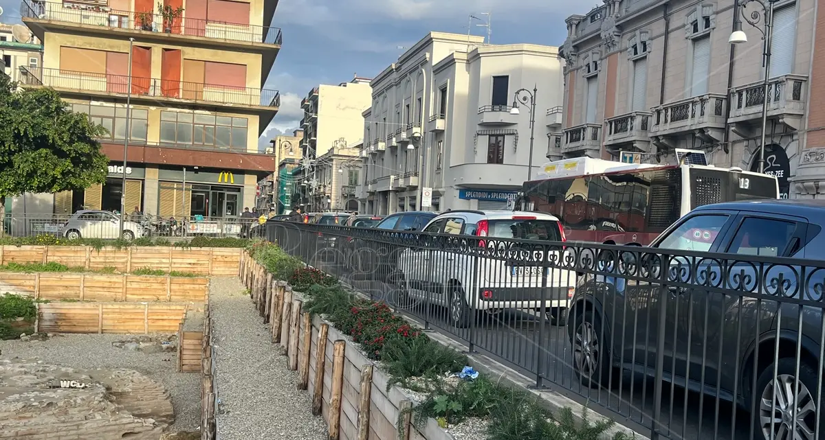 Lavori terminati ma nessuna apertura al pubblico, l'area archeologica di Piazza Garibaldi rimane off limits per turisti e reggini\n