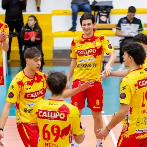 Ottava vittoria stagionale per la Tonno Callipo che al Palavalentia travolge Crotone per 3-0