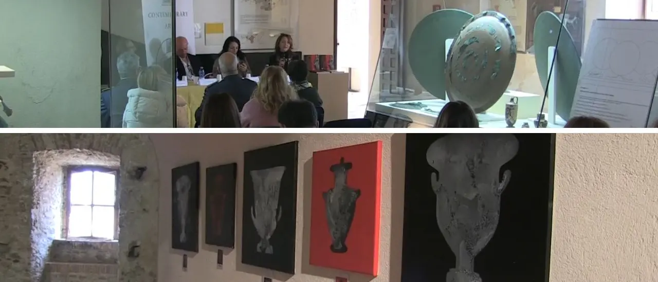 Mostra Archetypos: al Museo di Vibo l’incontro tra i vasi della pittrice\u00A0Giko e i reperti della Magna Grecia