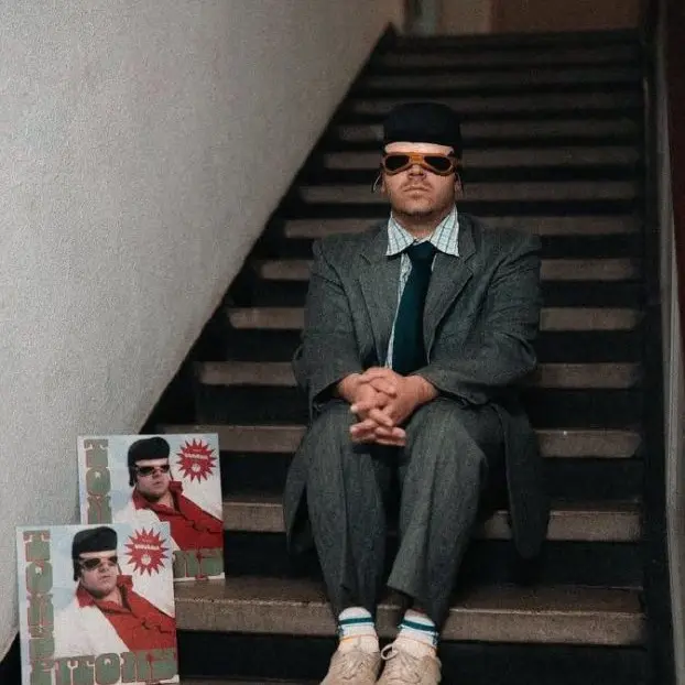 Nascita ed evoluzione della musica demenziale: dagli “Squallor” a “Tony Pitony” passando da\u00A0“Elio e le storie tese”\n