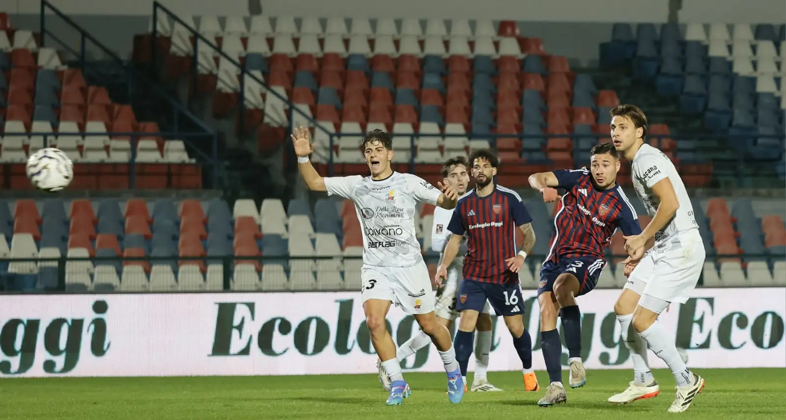 Cosenza-Picerno: le pagelle. Achour è il migliore dei rossoblù, male Beretta