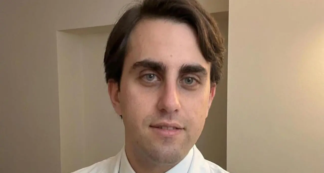 Un giovane dottore calabrese punto di riferimento dell’Epatologia: Francesco De Maria vince il Premio Claudio Puoti\n