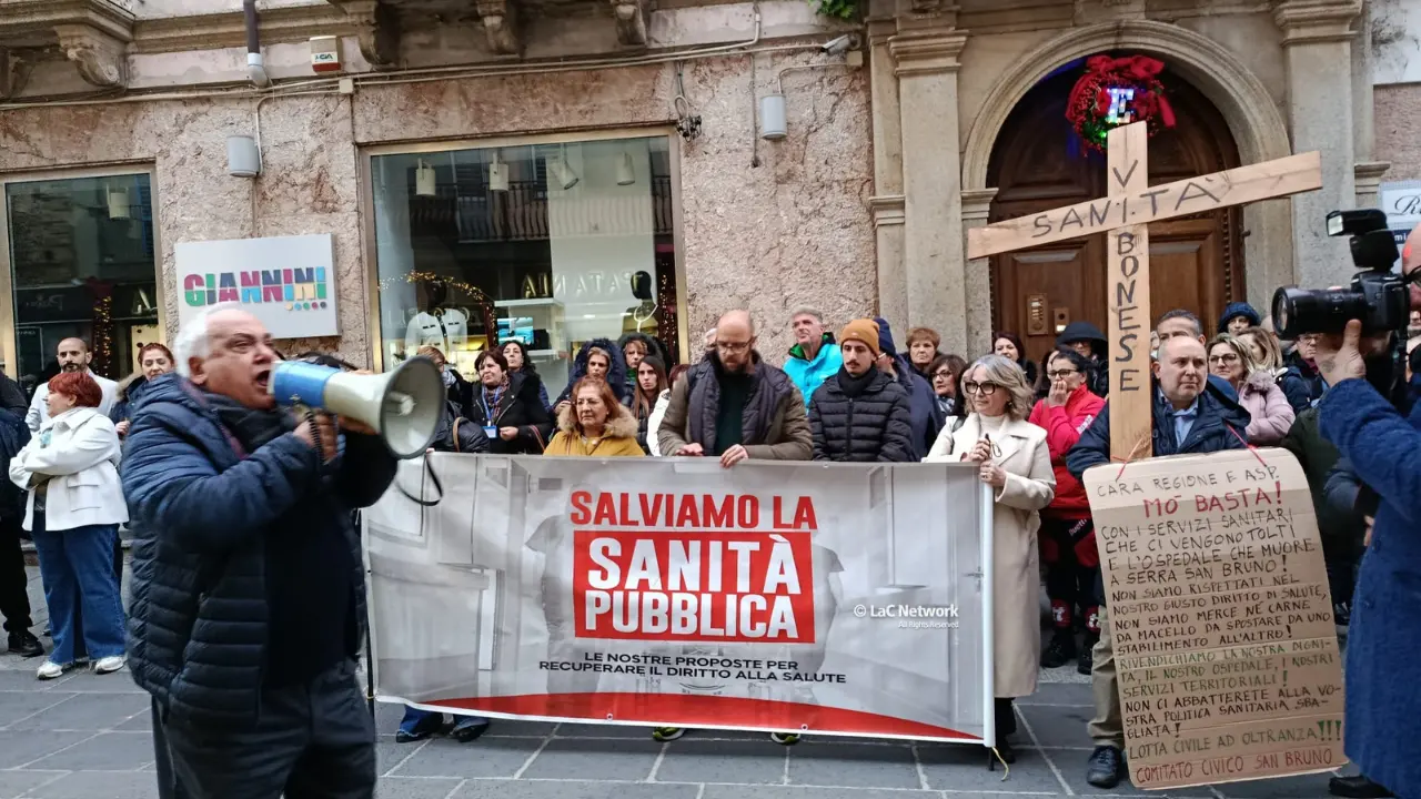 Sanità vibonese, Pietropaolo (Dsp) stigmatizza il silenzio di Pitaro e Mangialavori: «Perché stanno zitti?»\n