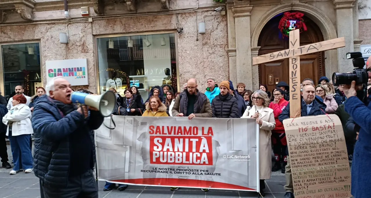 Sanità vibonese, Pietropaolo (Dsp) stigmatizza il silenzio di Pitaro e Mangialavori: «Perché stanno zitti?»\n