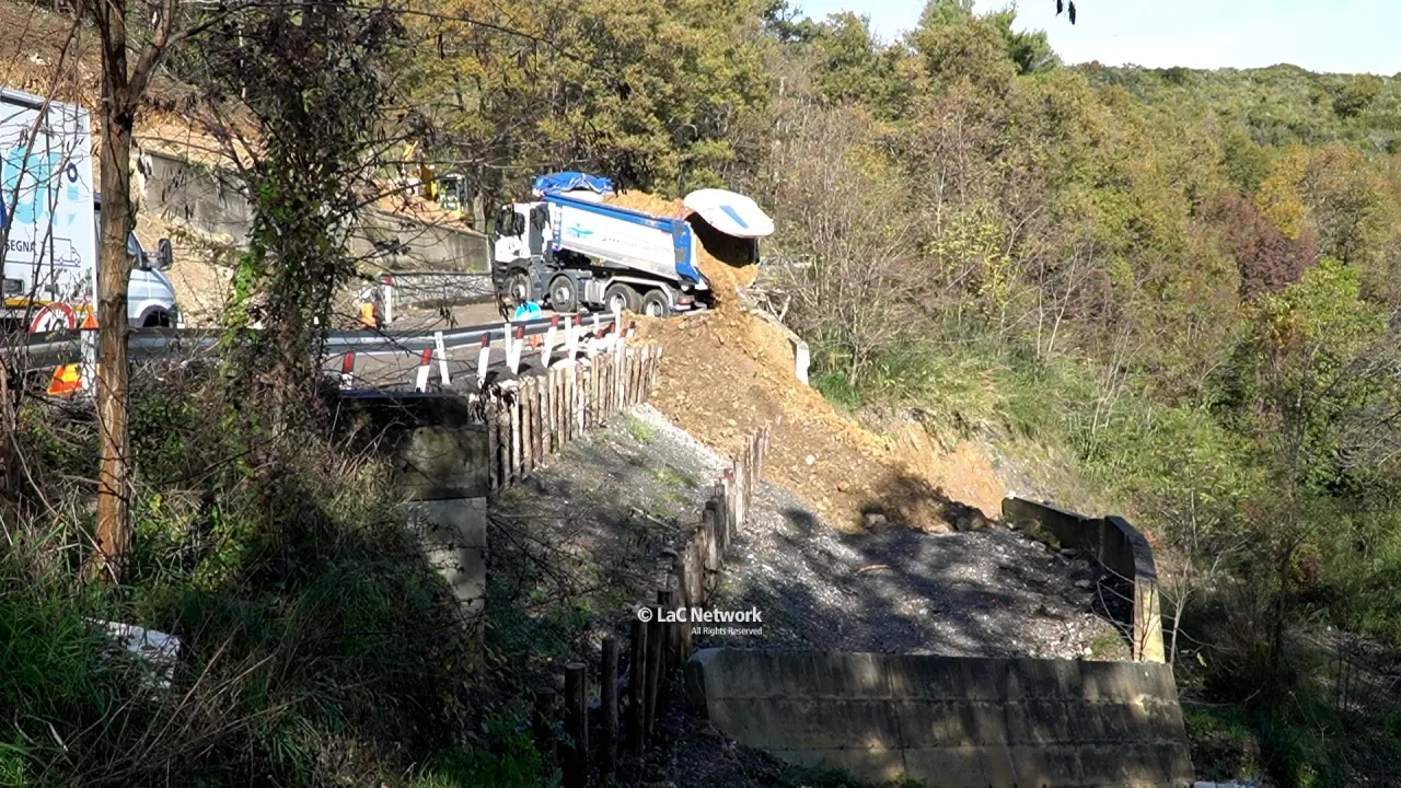 <p>I mezzi al lavoro</p>\\n