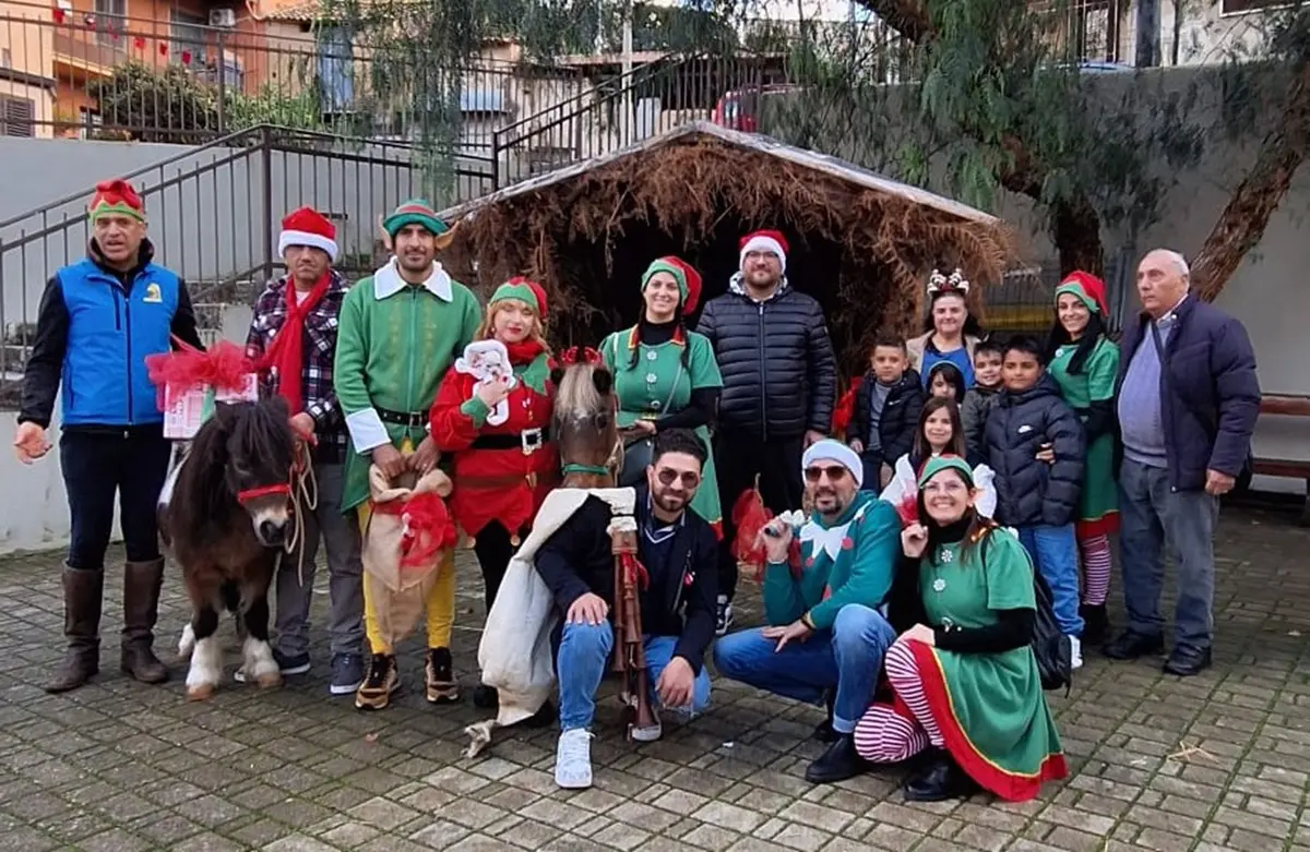 Gli Elfi di Babbo Natale in visita alle comunità di\u00A0Salice, Catona, Rosalì, Concessa, Villa San\u00A0Giuseppe e\u00A0Arghillà\n