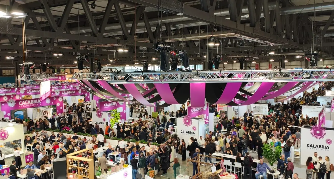 Milano, Artigiano in Fiera: la Calabria Straordinaria inaugura il suo ristorante regionale\n