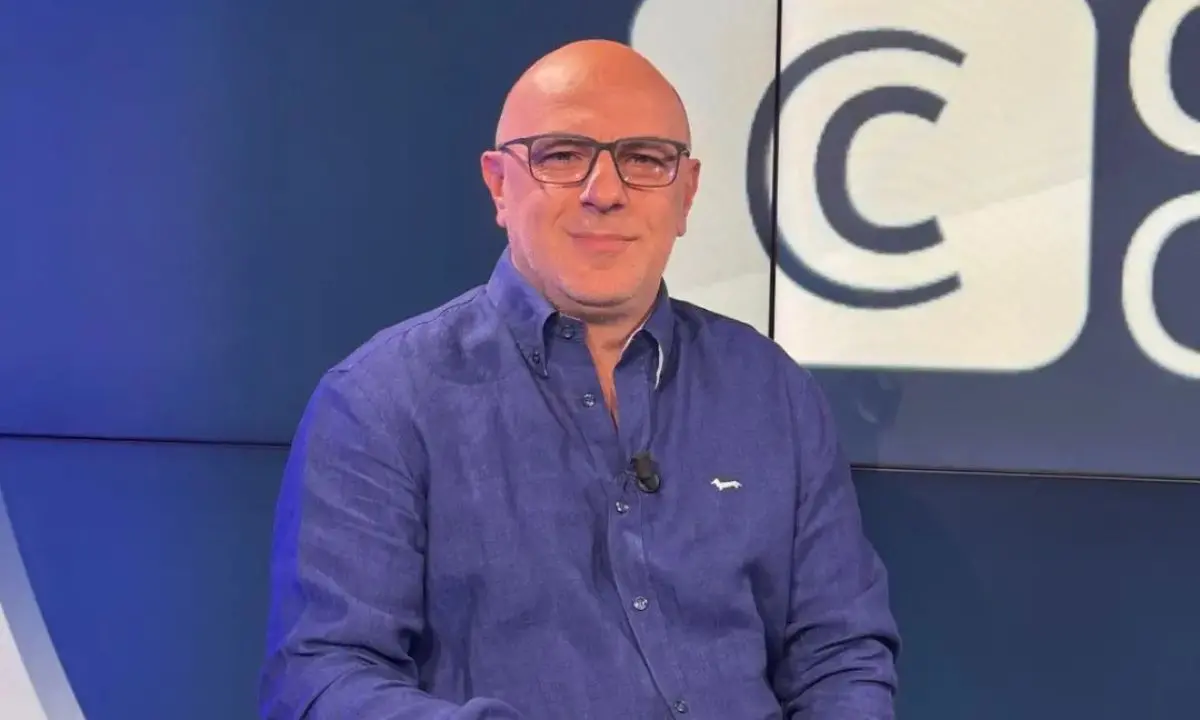 De Cicco: «Prezzi di viaggio alle stelle nei periodi festivi: così impediamo ai calabresi di tornare a casa»\n