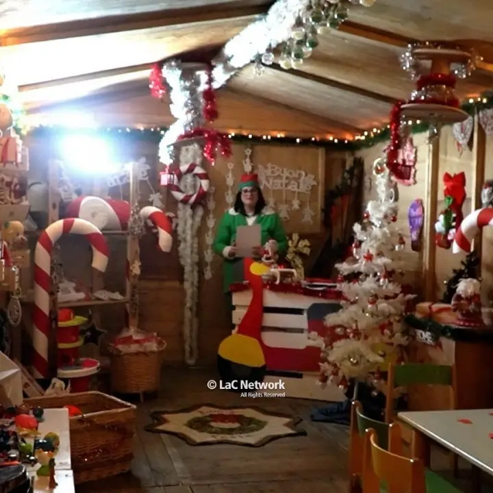 Praia a Mare accende il Natale: inaugurato il Villaggio di Babbo Natale, tra percorsi fiabeschi e luci colorate\n