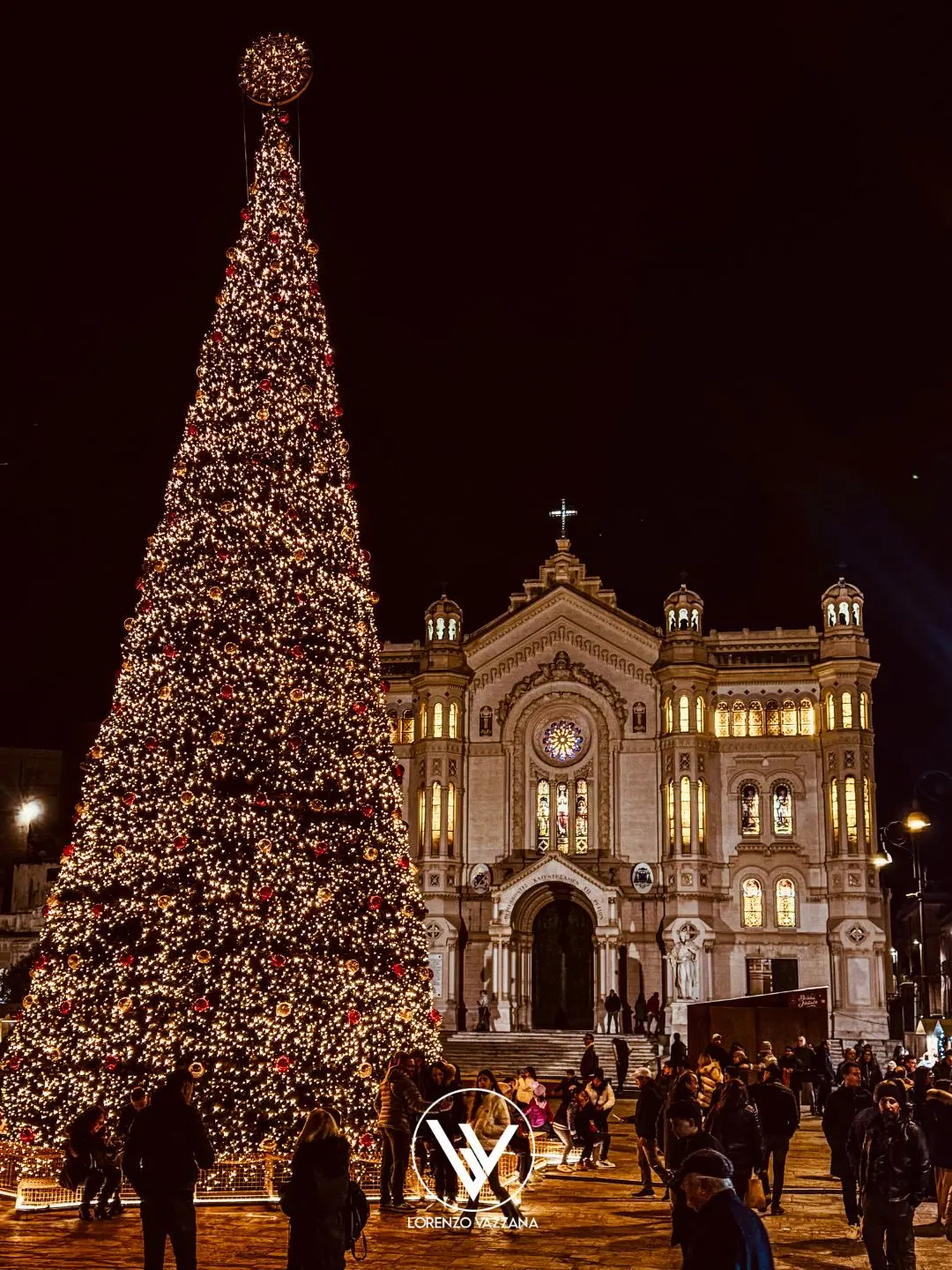 Un abbraccio di luci nel cuore di Reggio\n