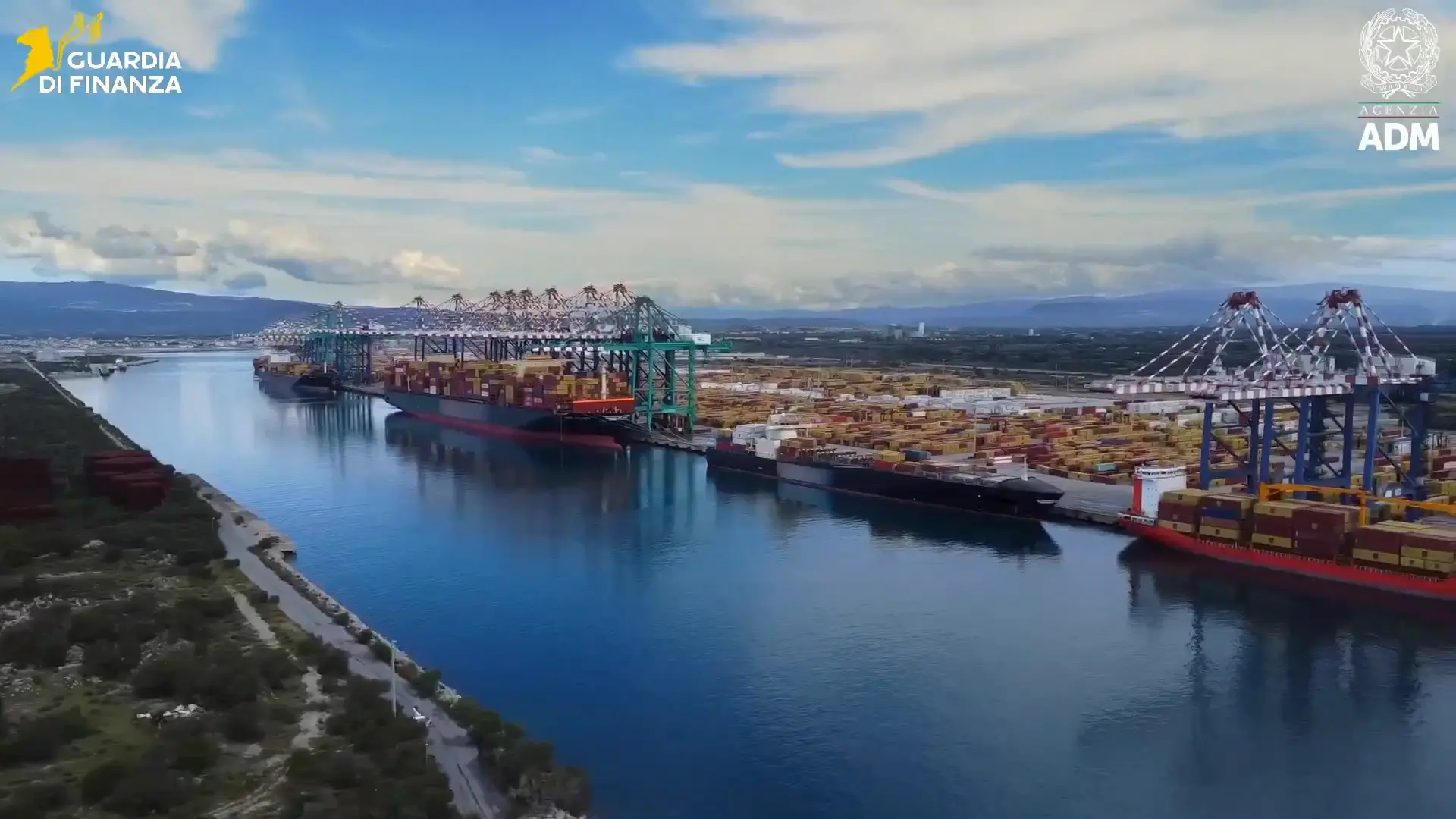 Traffico di fuochi pirotecnici, sequestro a Gioia Tauro