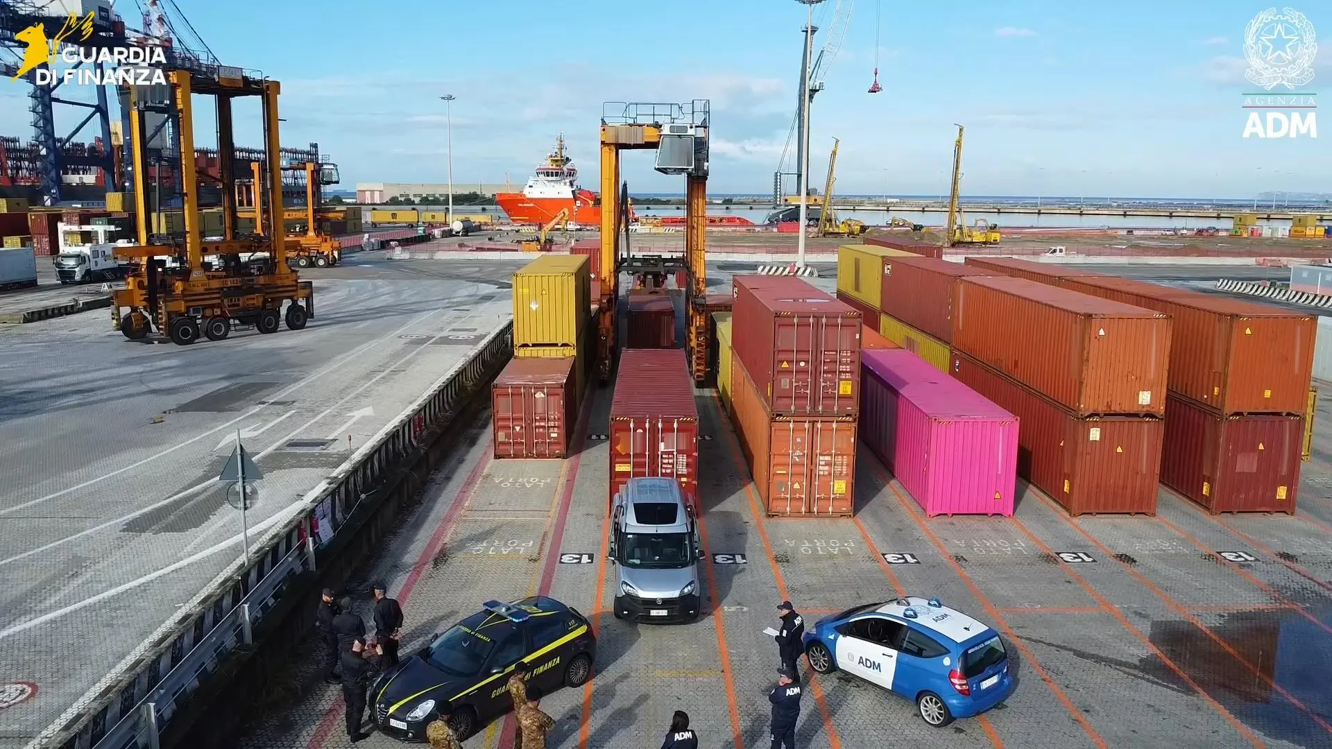 Traffico illegale di fuochi pirotecnici, più di 120 tonnellate sequestrate nel porto di Gioia negli ultimi due anni\n