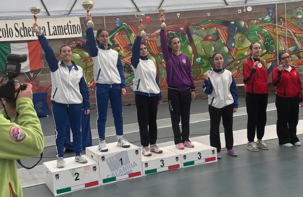 Accademia della Scherma di Reggio\u00A0 protagonista assoluta nelle qualificazioni regionali a Lamezia\n