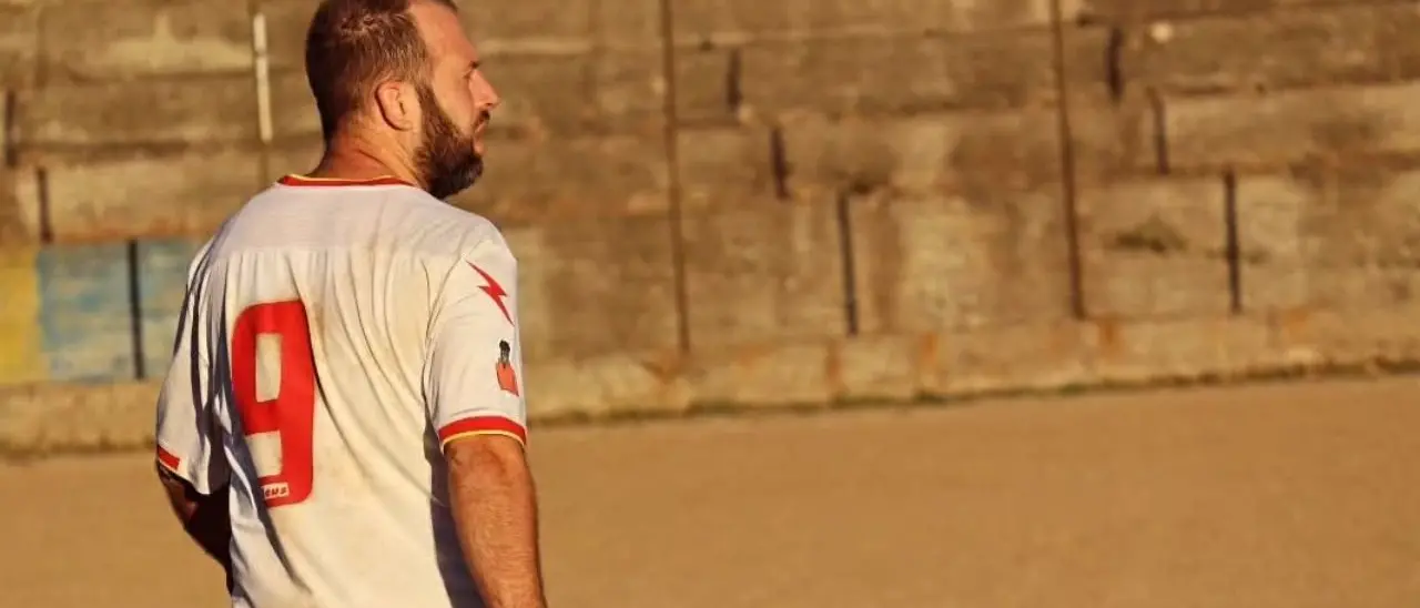 Dilettanti, bomber Rascaglia pronto a segnare per il San Ferdinando: «Felice di ritornare, ricordo ancora il mio gol salvezza»\n