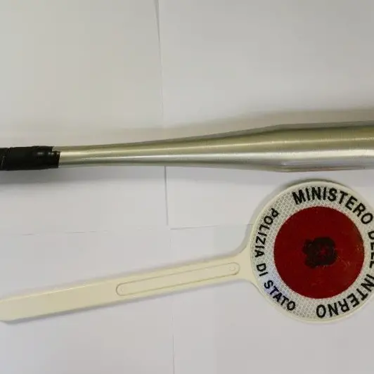 Follia a Vibo, armato di mazza da baseball aggredisce un uomo: denunciato