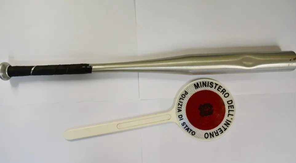 Vibo, aggredisce un uomo con una mazza da baseball e poi scappa: rintracciato e denunciato