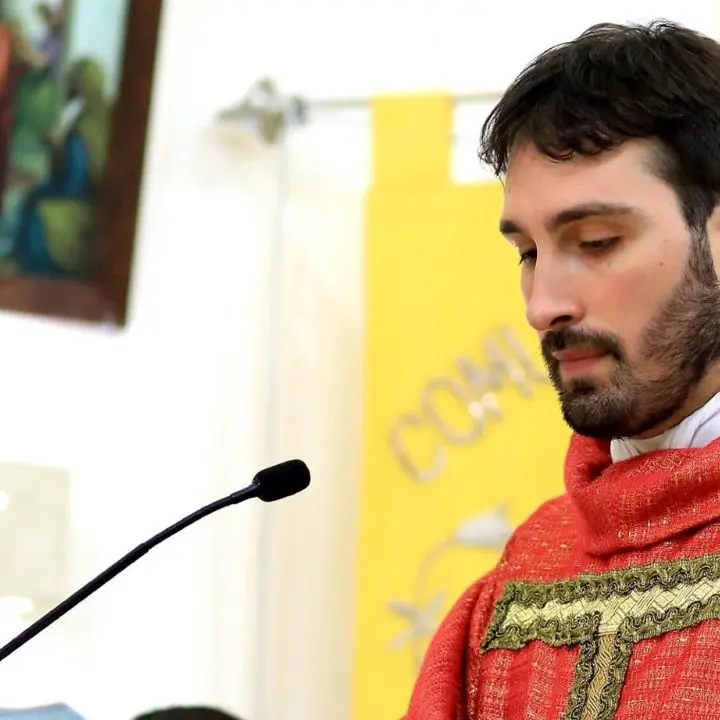 L’ascolto come missione, don Giuseppe Mancuso: «Prete lo si è, non si fa con l’orologio in mano»\n