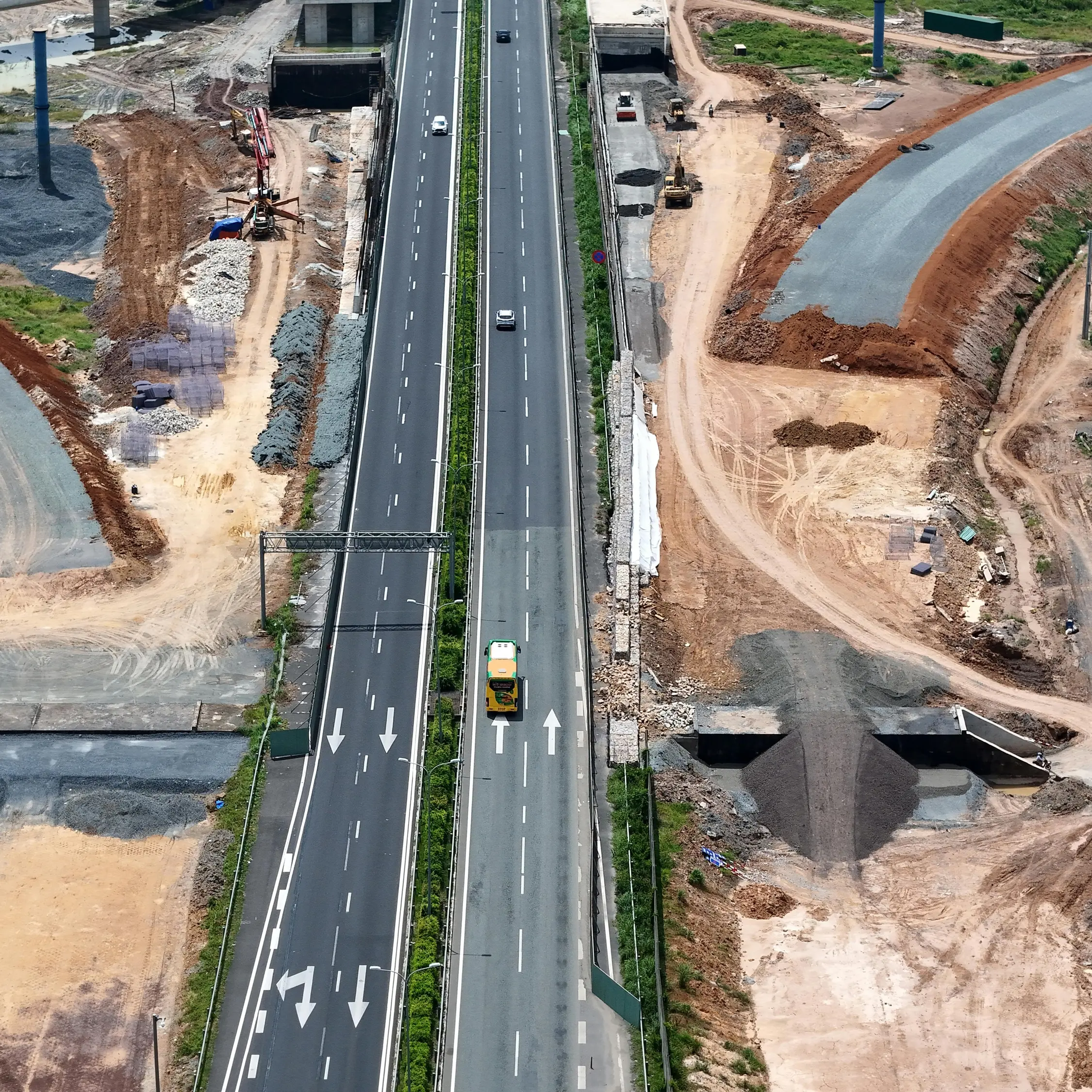 Crescono i costi, si fermano i cantieri: in Calabria 657 opere a rischio per 1,5 miliardi\n