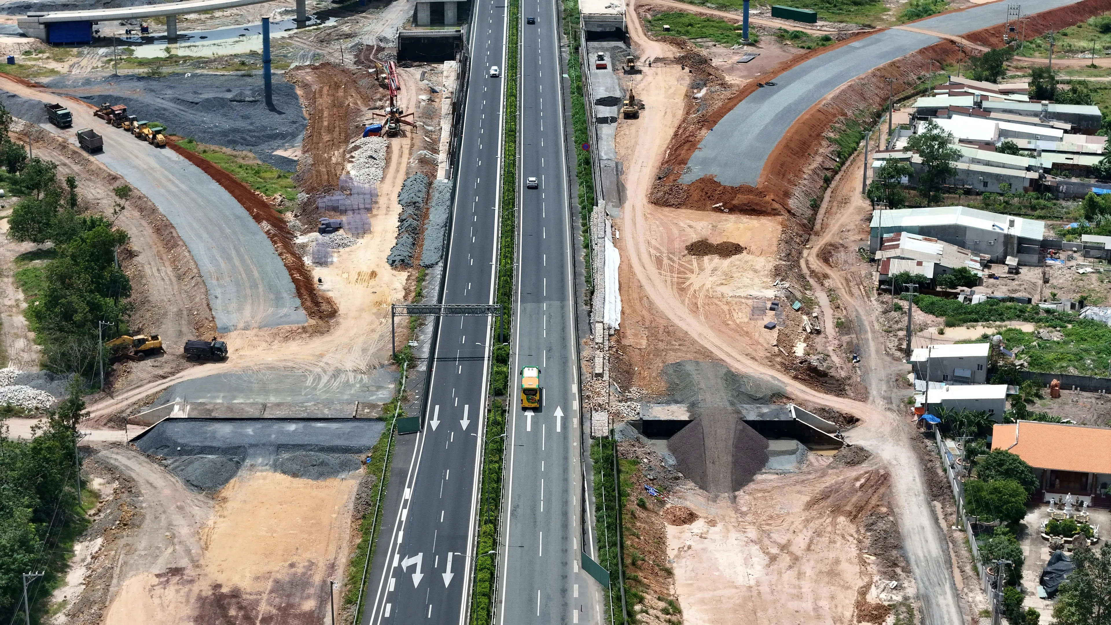 Crescono i costi, si fermano i cantieri: in Calabria 657 opere a rischio per 1,5 miliardi\n