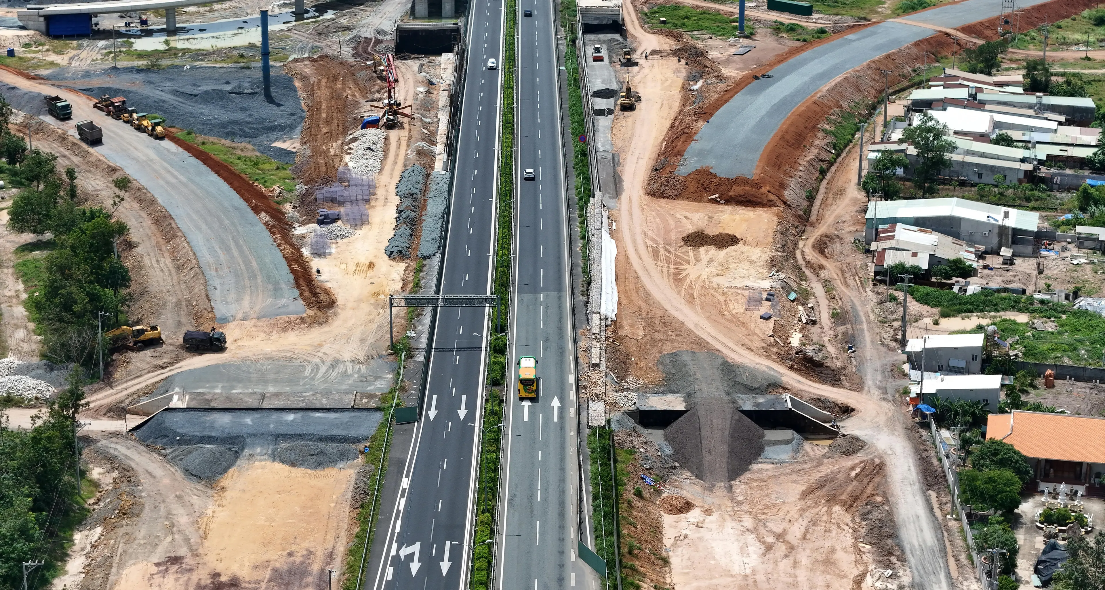 Crescono i costi, si fermano i cantieri: in Calabria 657 opere a rischio per 1,5 miliardi\n