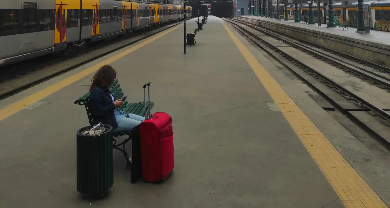 Vibo, i giovani di Fi e Fdi scrivono a Trenitalia: «Serve una riduzione delle tariffe dei biglietti, incontriamoci»\n