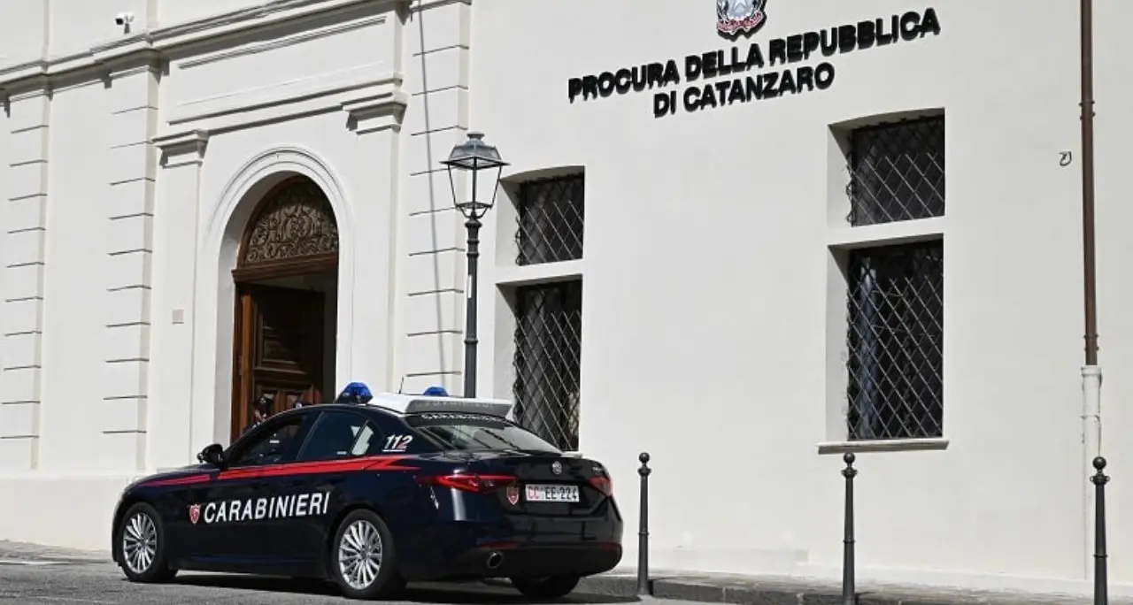 ‘Ndrangheta a Isola Capo Rizzuto, le cosche tra nuove leve e investimenti al Nord:\u00A0chiuso il cerchio per 29 indagati - NOMI