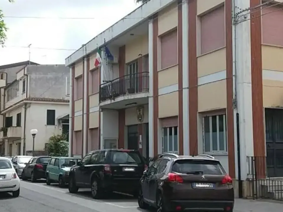 Convocazione lampo del Consiglio comunale a Parghelia, l’opposizione attacca: «Si ostacola l’esame serio degli atti»